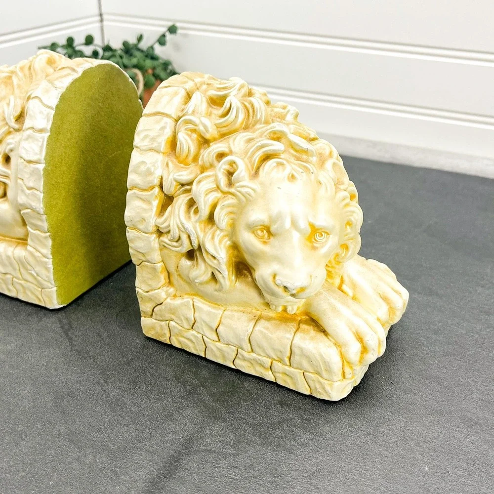 Vintage Pearl Chalkware Lion Bookends: Art Deco Shelf Decor